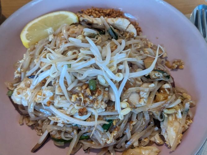 chicken pad thai